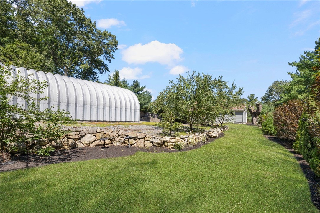 222 Old County Road Smithfield, RI 02917 - Photo 33 of 35