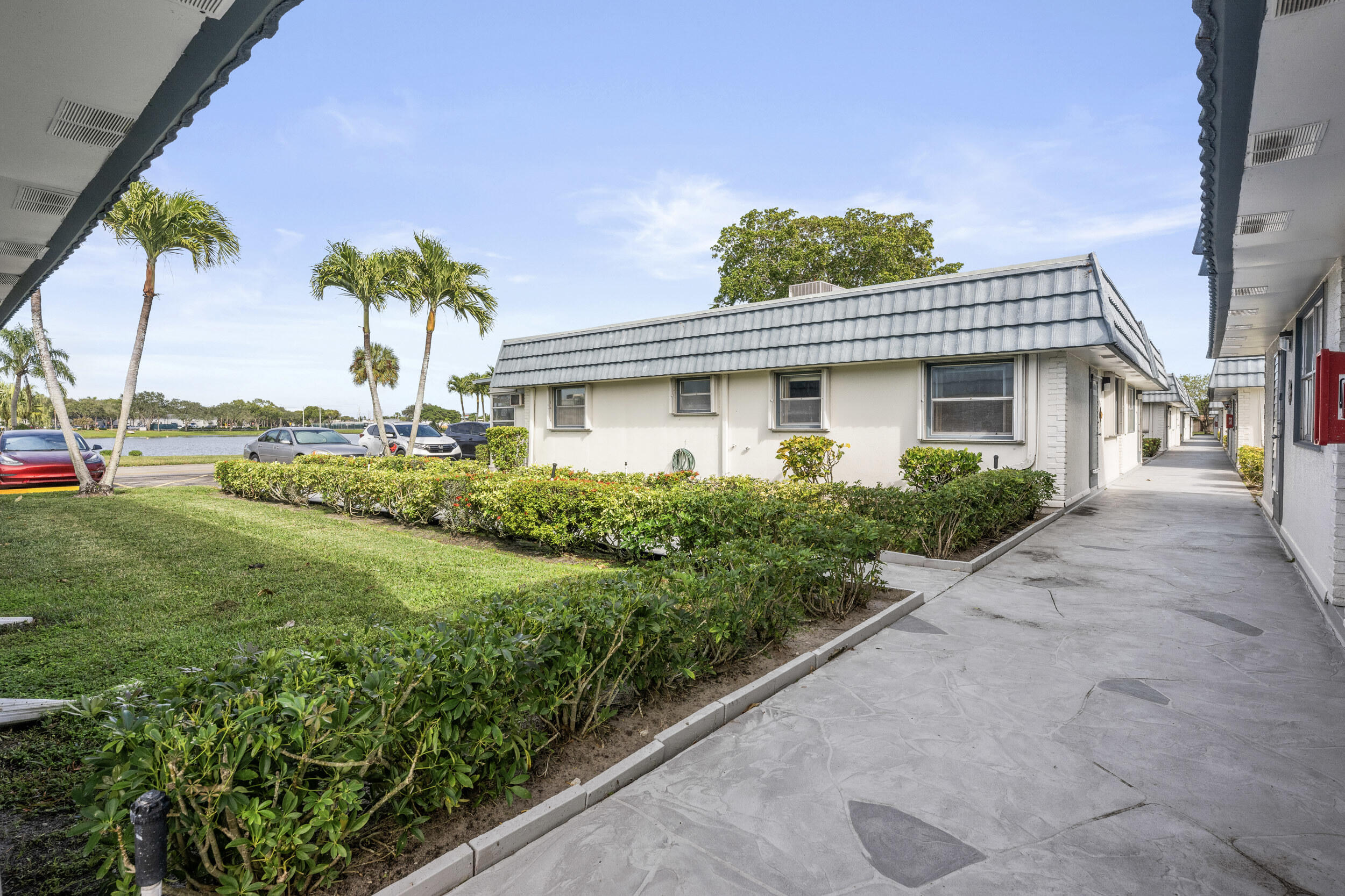 43 Waterford Way Delray Beach, FL 33446 - Photo 3 of 30 _jjl3989