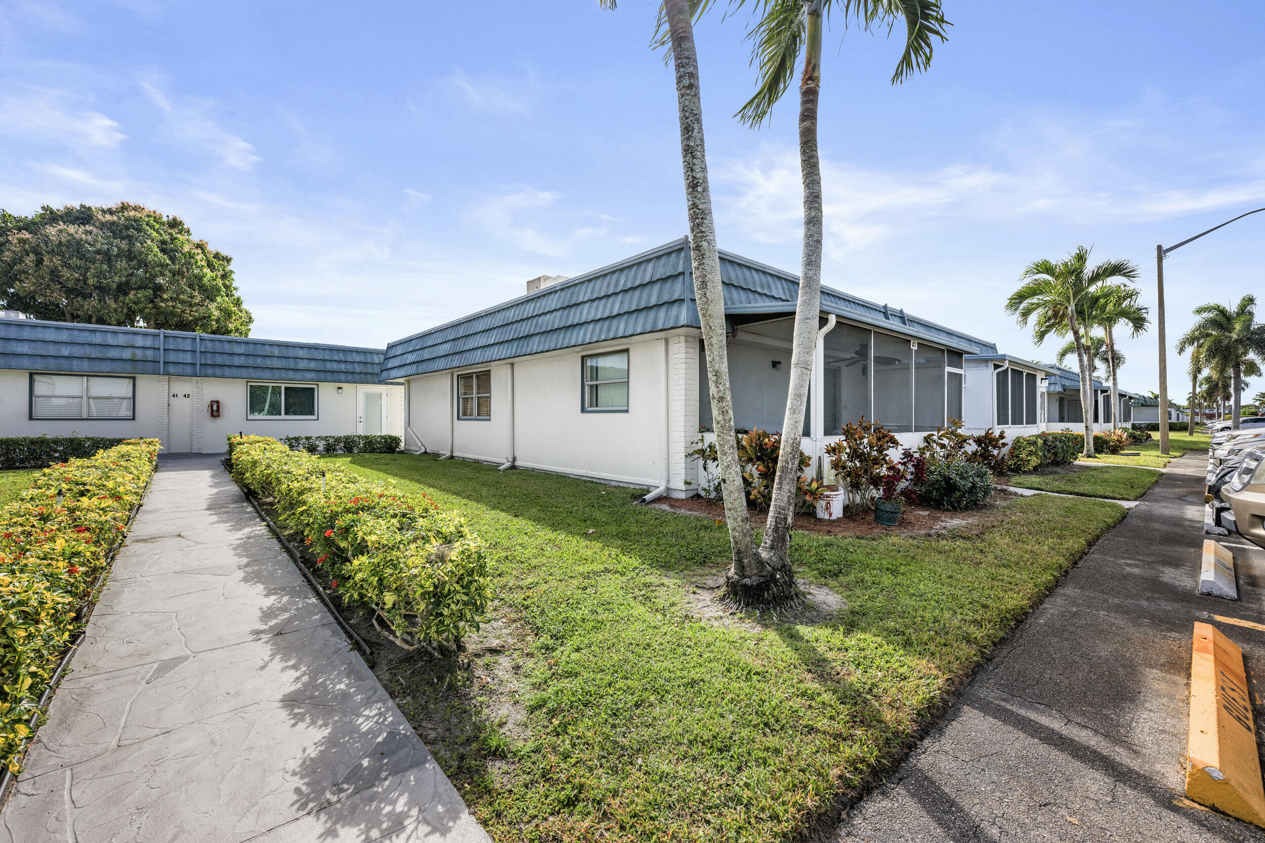43 Waterford Way Delray Beach, FL 33446 - Photo 4 of 30 _jjl3994