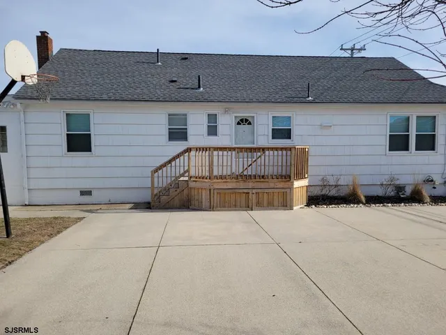 $3,000 | 303 North Washington Avenue, Unit OCTOBER 1ST THRU APRIL 30, Ventnor City, NJ 08406