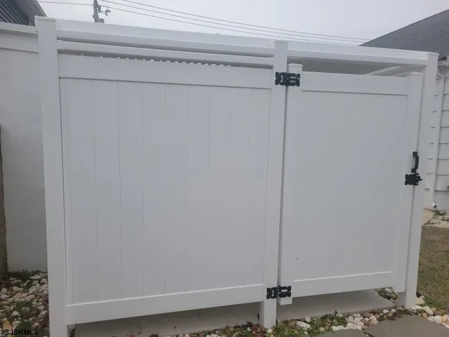 $3,000 | 303 North Washington Avenue, Unit OCTOBER 1ST THRU APRIL 30, Ventnor City, NJ 08406