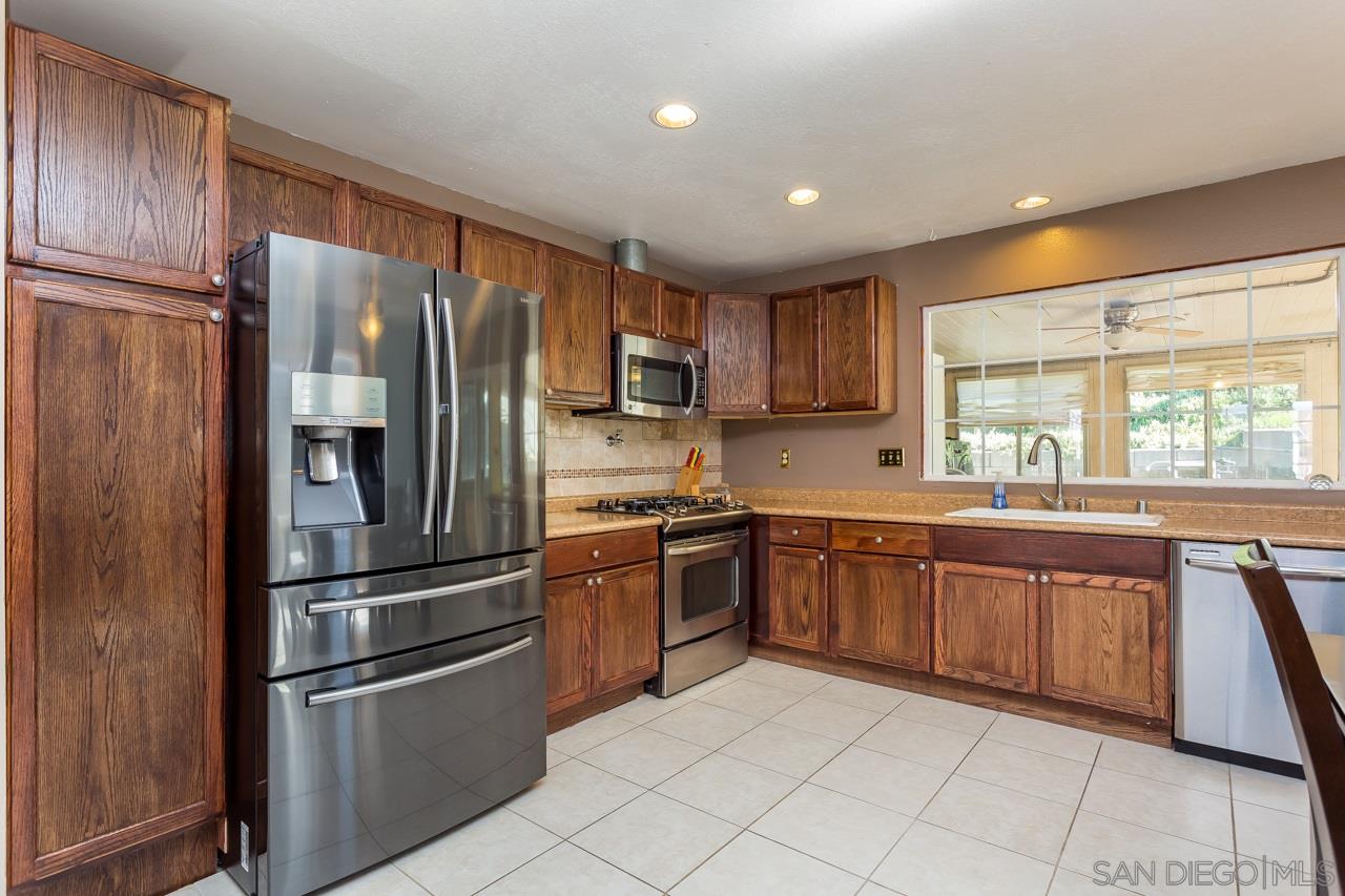 2445 Coach Drive Spring Valley, CA 91978 - Photo 14 of 25 Gallery Image 14