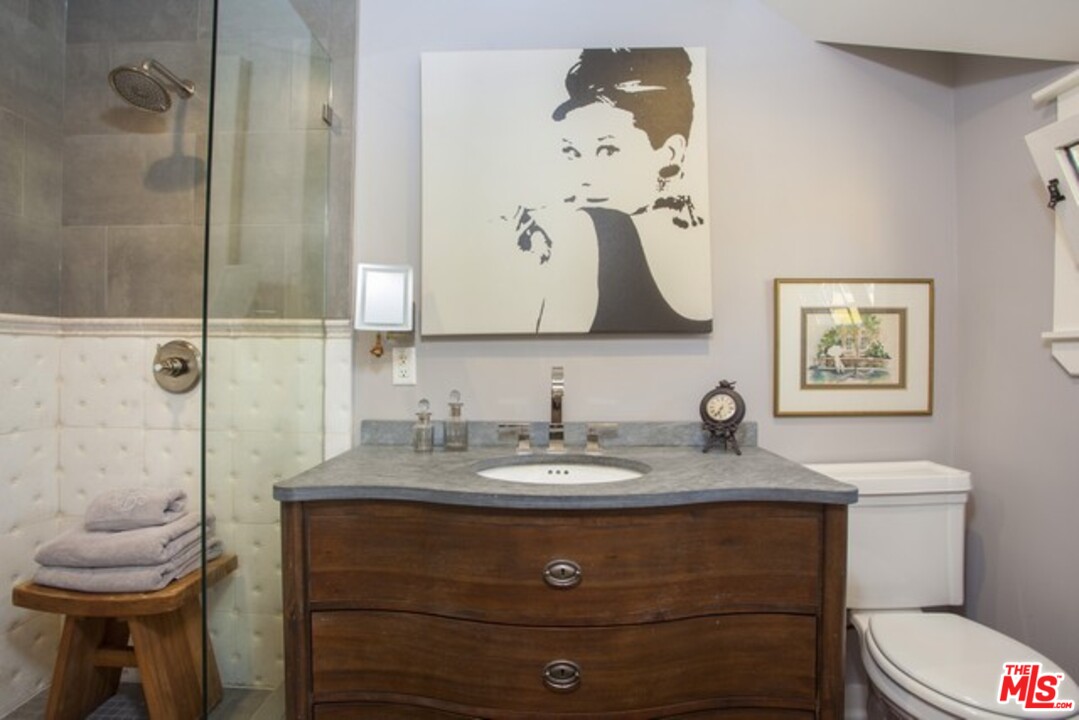 235 Fowling Street Playa del Rey, CA 90293 - Photo 18 of 27 Gallery Image 18