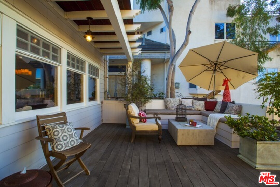 235 Fowling Street Playa del Rey, CA 90293 - Photo 23 of 27 Gallery Image 23