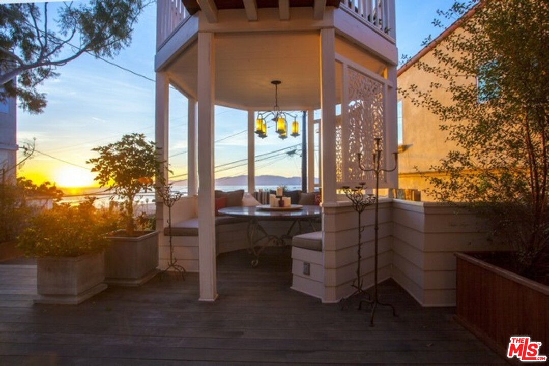 235 Fowling Street Playa del Rey, CA 90293 - Photo 24 of 27 Gallery Image 24