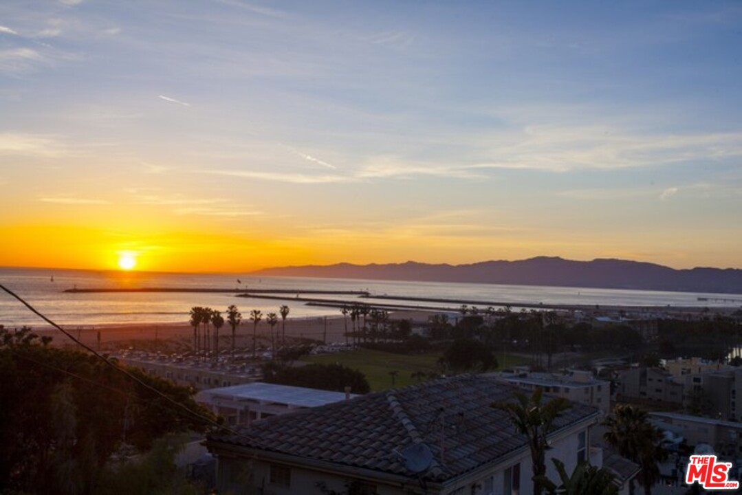 235 Fowling Street Playa del Rey, CA 90293 - Photo 27 of 27 Gallery Image 27