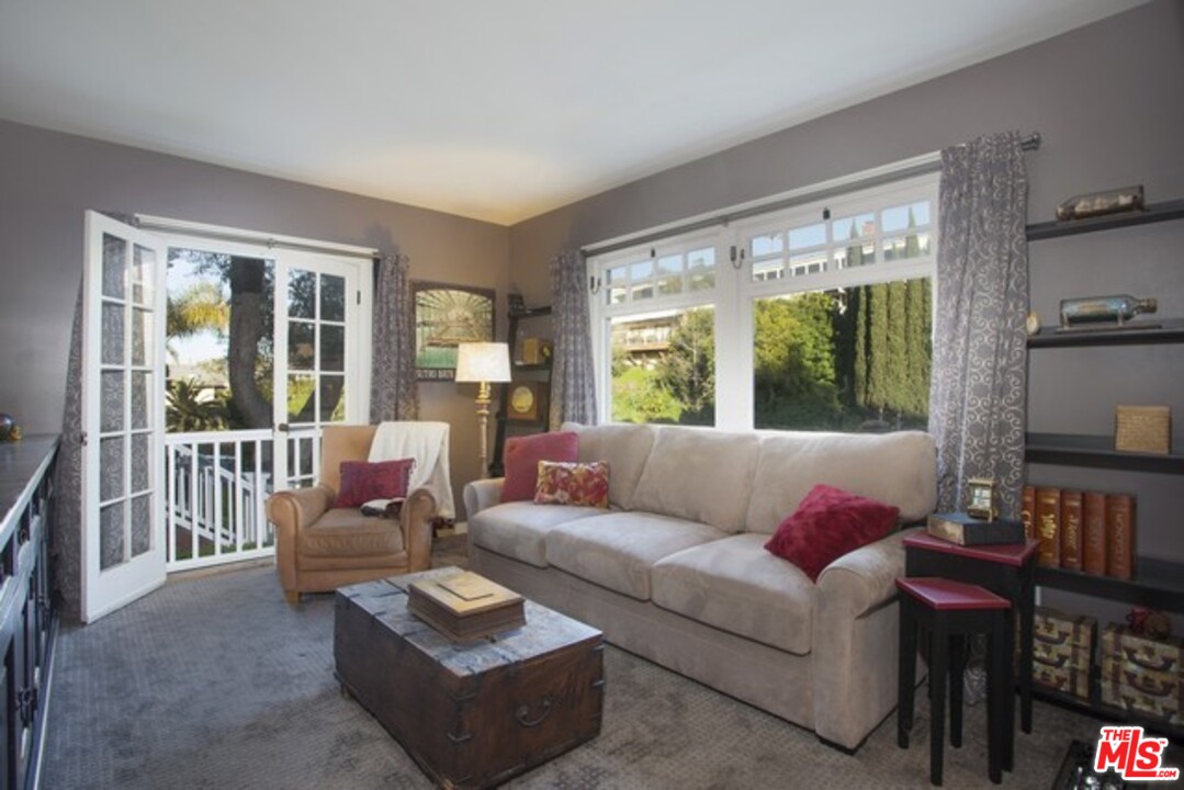 235 Fowling Street Playa del Rey, CA 90293 - Photo 9 of 27 Gallery Image 9