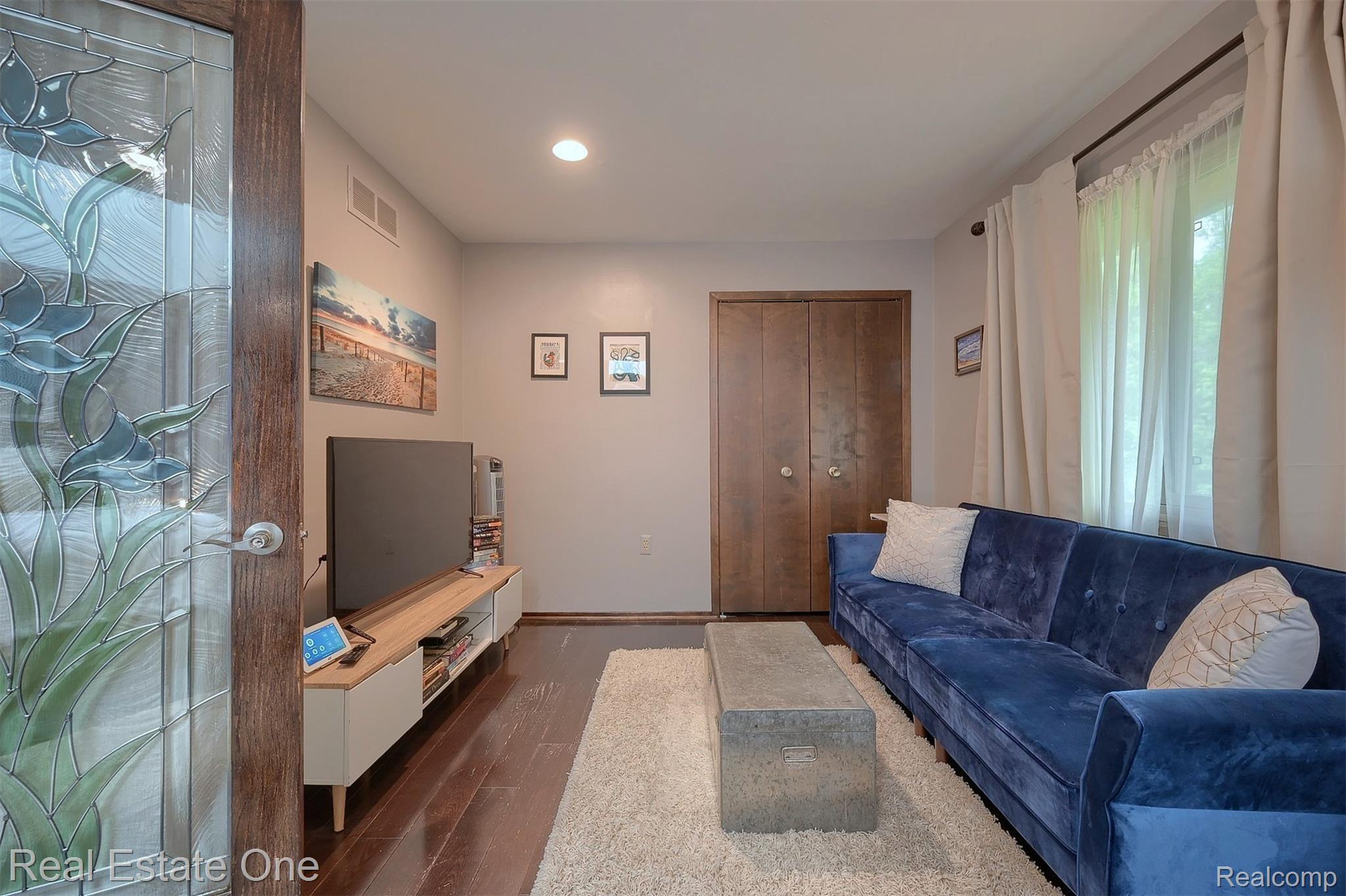 31227 Country Ridge Circle Farmington, MI 48331 - Photo 20 of 45 23-Master-Bedroom-3rd-View.jpg