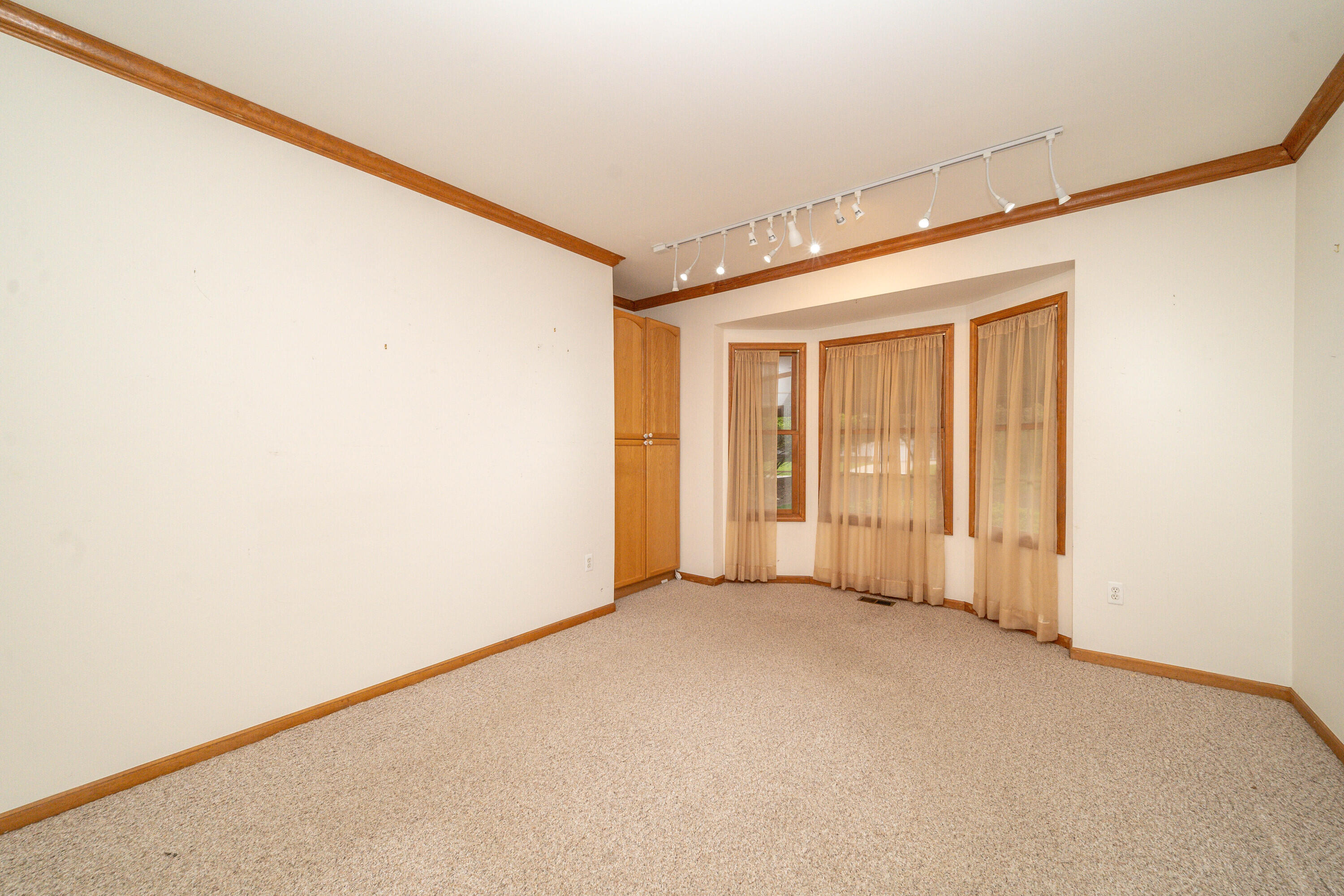 34554 Quaker Valley Road Farmington Hills, MI 48331 - Photo 15 of 56 016_49