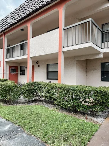 $239,900 | 841 Northeast 207th Lane, Unit 3204, Miami, FL 33179