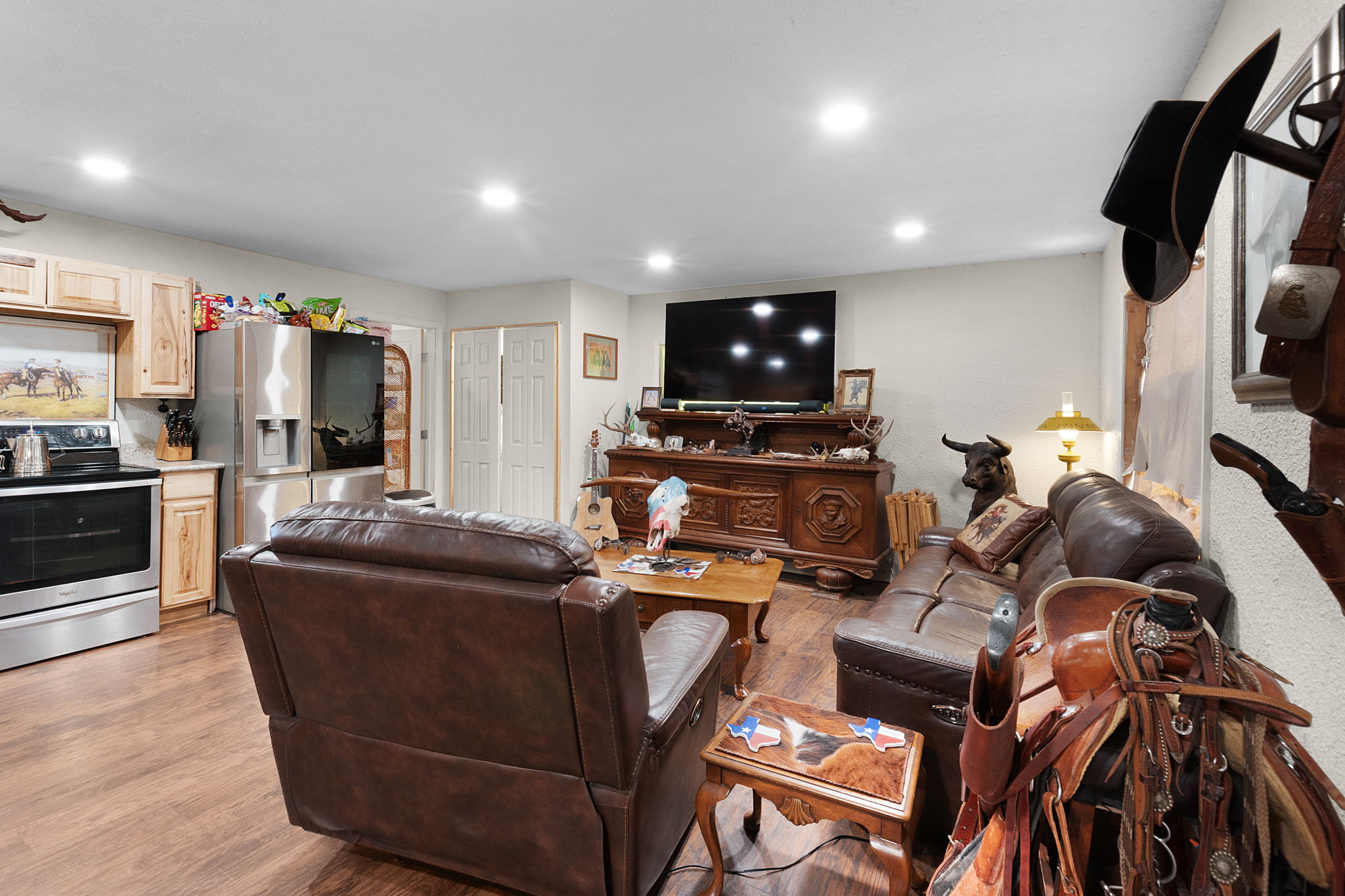 817 Ridgeway Tow, TX 78672 - Photo 7 of 29 Gallery Image 7