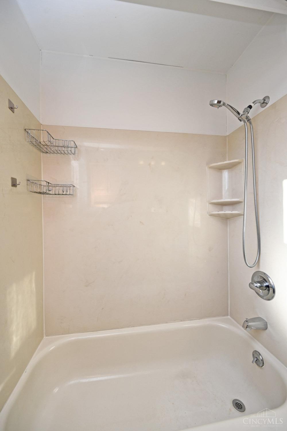 2127 Adams Road Cincinnati, OH 45231 - Photo 20 of 43 Gallery Image 20