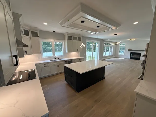 $1,549,000 | 14 Earle Stewart Lane, Wrentham, MA 02093