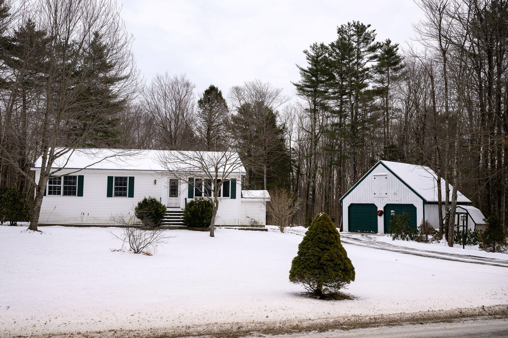 589 Post Road Bowdoinham, ME 04008 - Photo 1 of 26 Front of Home