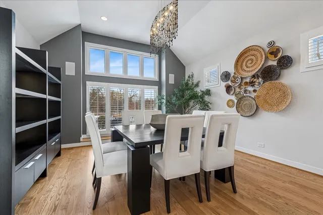 $1,895,000 | 12 East Penny Road, South Barrington, IL 60010