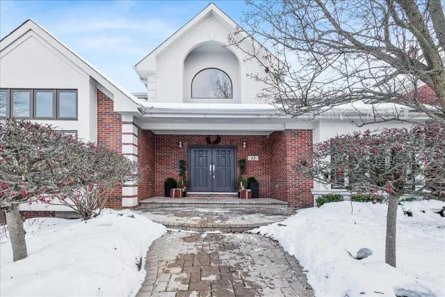 $1,895,000 | 12 East Penny Road, South Barrington, IL 60010