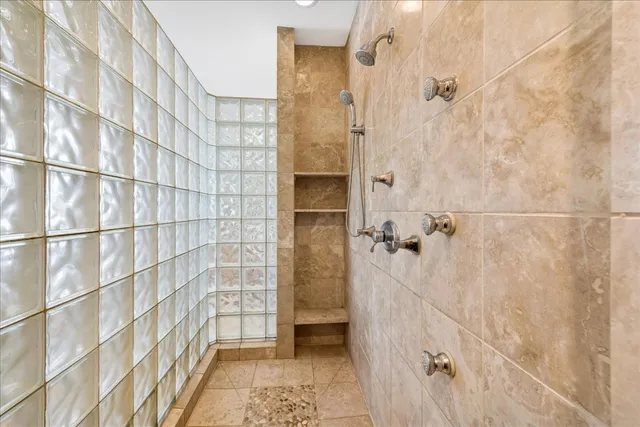 $1,895,000 | 12 East Penny Road, South Barrington, IL 60010