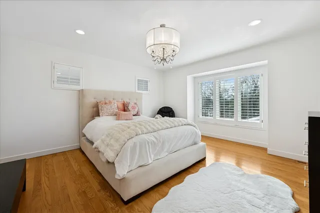 $1,895,000 | 12 East Penny Road, South Barrington, IL 60010