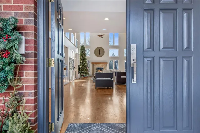 $1,895,000 | 12 East Penny Road, South Barrington, IL 60010