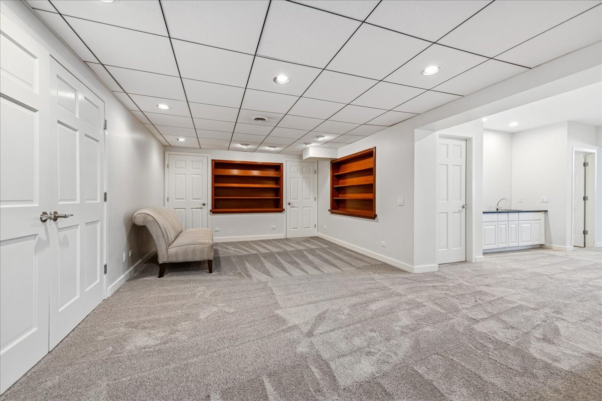 12 East Penny Road South Barrington, IL 60010 - Photo 34 of 61 a view of livingroom with furniture