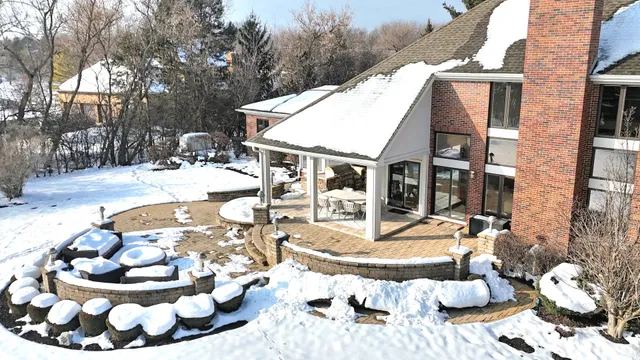 $1,895,000 | 12 East Penny Road, South Barrington, IL 60010