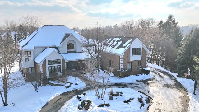 $1,895,000 | 12 East Penny Road, South Barrington, IL 60010