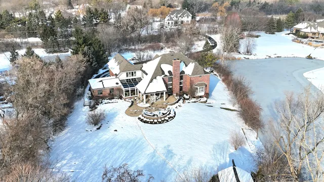 $1,895,000 | 12 East Penny Road, South Barrington, IL 60010