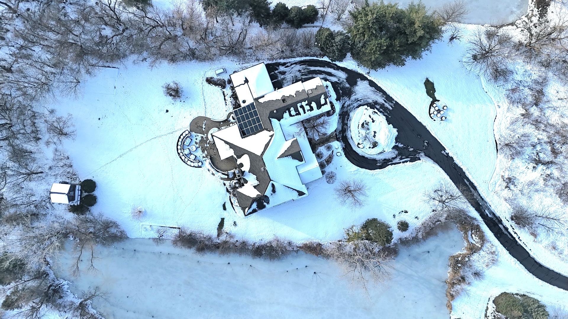 12 East Penny Road South Barrington, IL 60010 - Photo 57 of 61 an ocean view with seating space