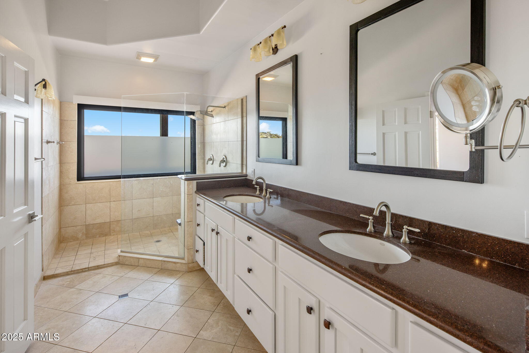 21 West Beryl Avenue Phoenix, AZ 85021 - Photo 15 of 35 a bathroom with double vanity sink and a mirror