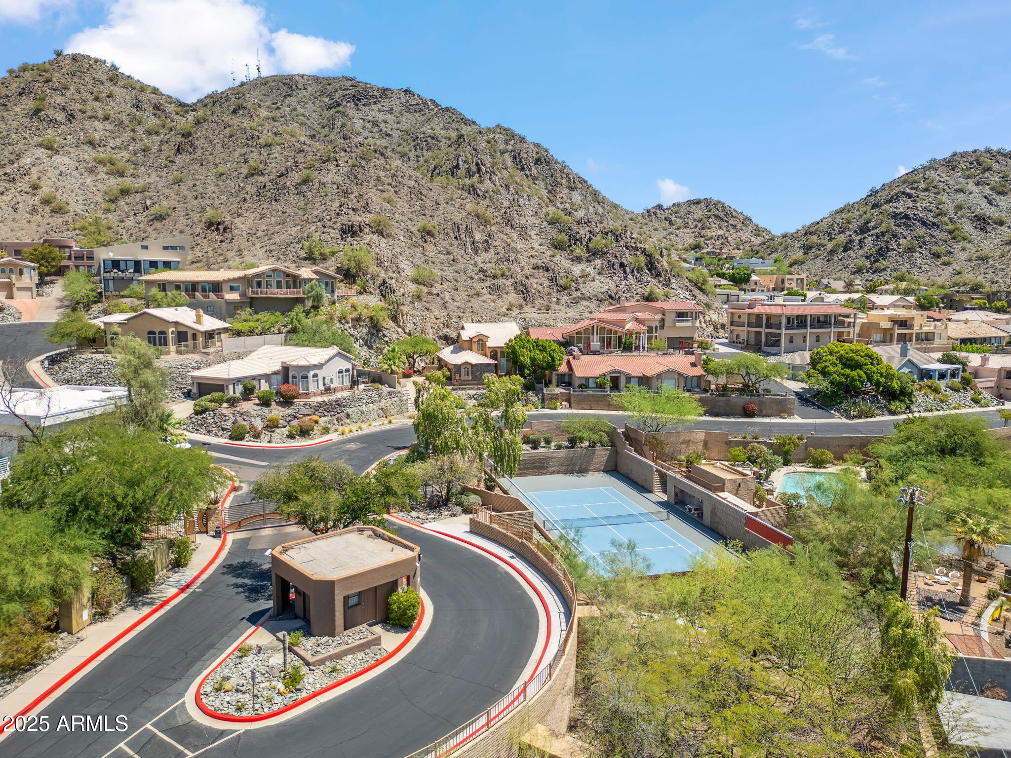21 West Beryl Avenue Phoenix, AZ 85021 - Photo 26 of 35 an aerial view of residential houses with outdoor space and river