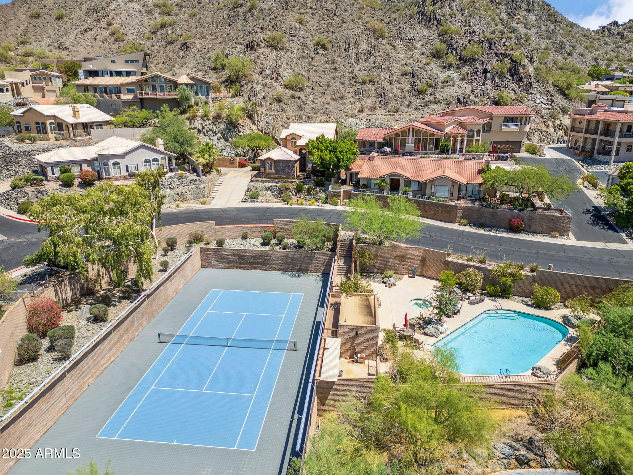 21 West Beryl Avenue Phoenix, AZ 85021 - Photo 28 of 35 an aerial view of residential houses with outdoor space