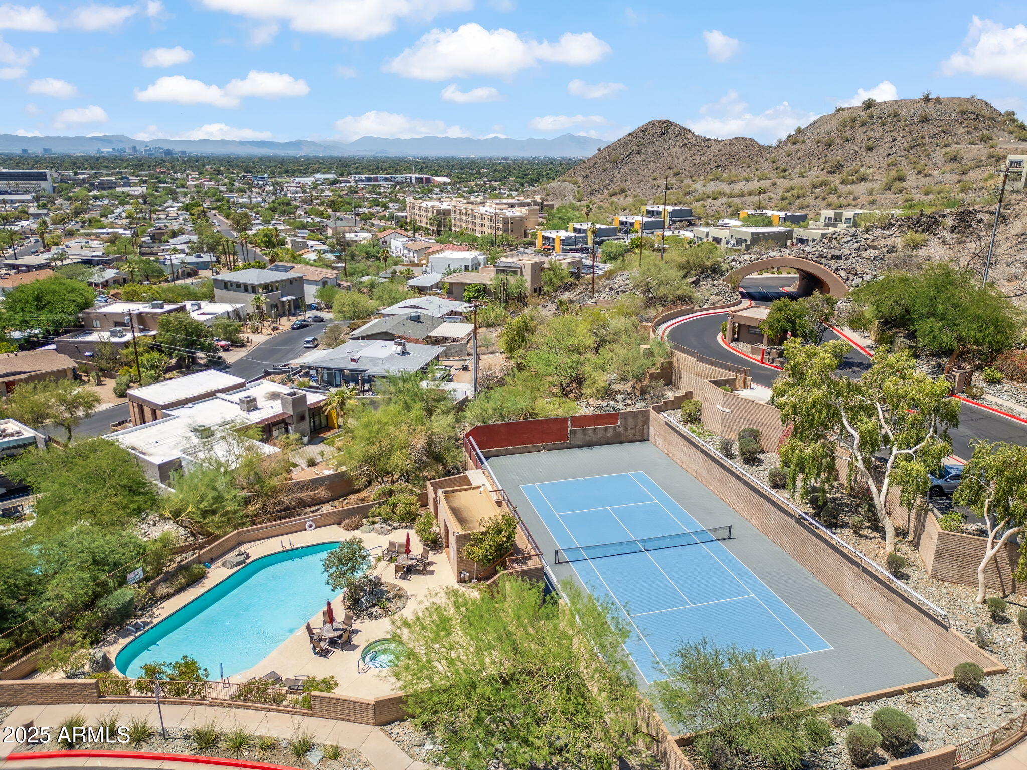 21 West Beryl Avenue Phoenix, AZ 85021 - Photo 29 of 35 a view of city and ocean