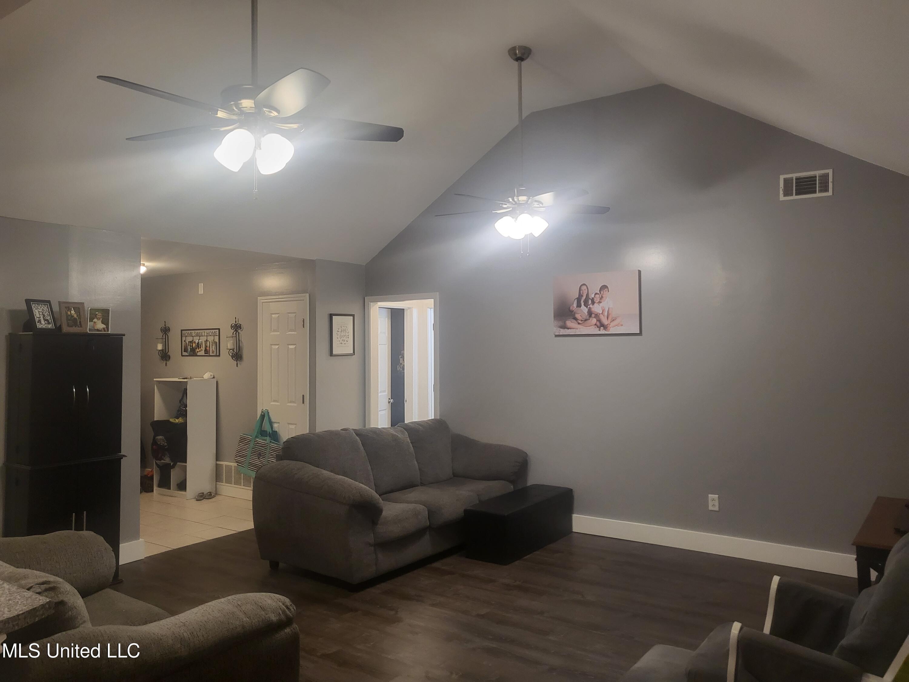 257 Jones Road Coldwater, MS 38618 - Photo 4 of 15 20221109_174728