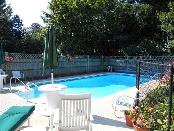 91 Spruce Road Reading, MA 01867 - Photo 27 of 30 Gallery Image 27