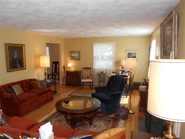 91 Spruce Road Reading, MA 01867 - Photo 4 of 30 Gallery Image 4