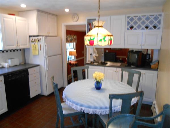 91 Spruce Road Reading, MA 01867 - Photo 7 of 30 Gallery Image 7