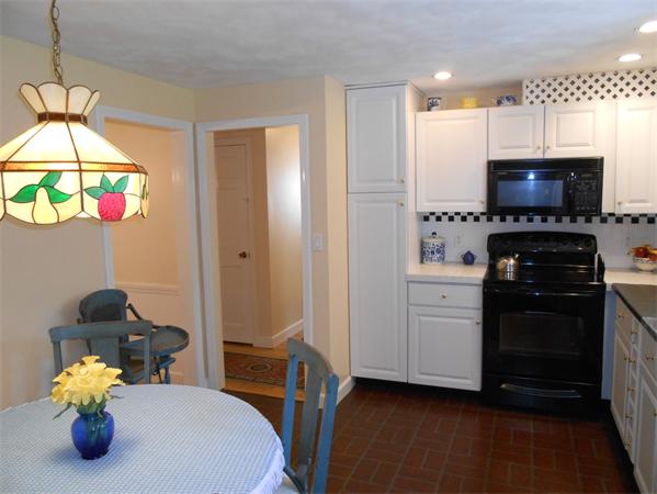 91 Spruce Road Reading, MA 01867 - Photo 9 of 30 Gallery Image 9