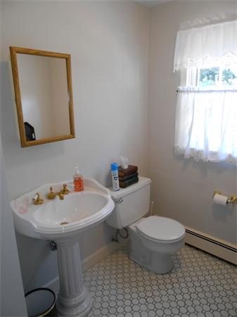 91 Spruce Road Reading, MA 01867 - Photo 10 of 30 Gallery Image 10