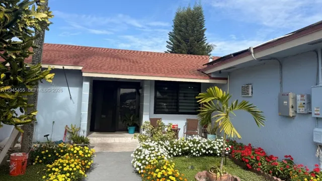 $3,800 | 10417 Northwest 129th Street, Unit MAIN, Hialeah Gardens, FL 33018