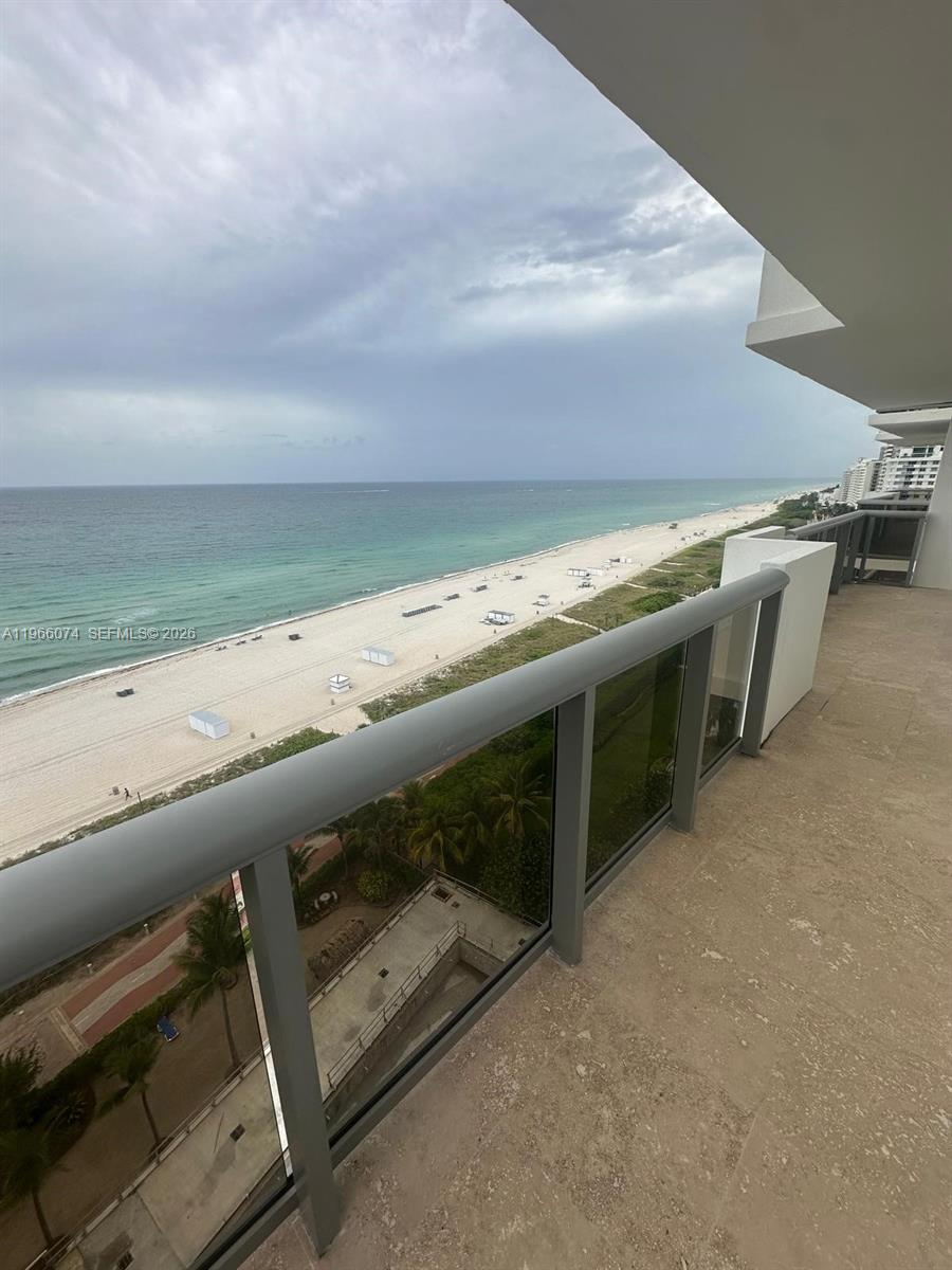 6039 Collins Avenue, Unit 1625 Miami Beach, FL 33140 - Photo 20 of 45 a view of an empty room with kitchen