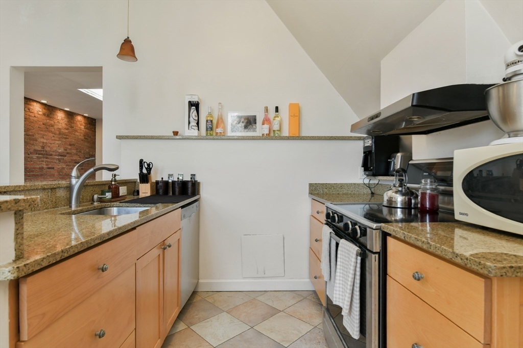 1774 Beacon Street, Unit 6 Brookline, MA 02445 - Photo 8 of 20