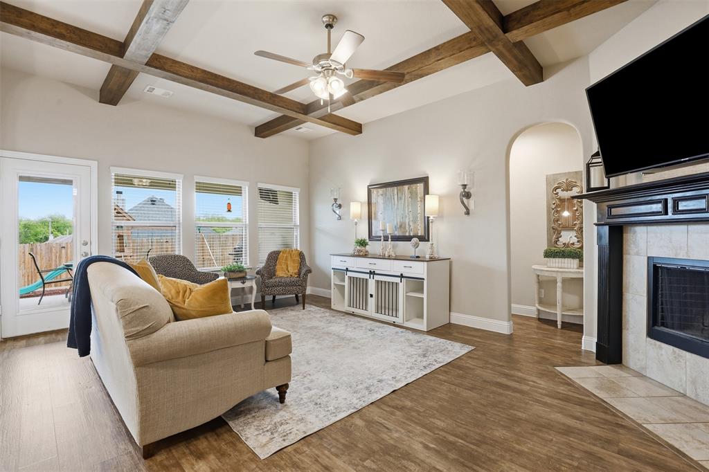 3017 Ridgemont Court Weatherford, TX 76086 - Photo 4 of 26