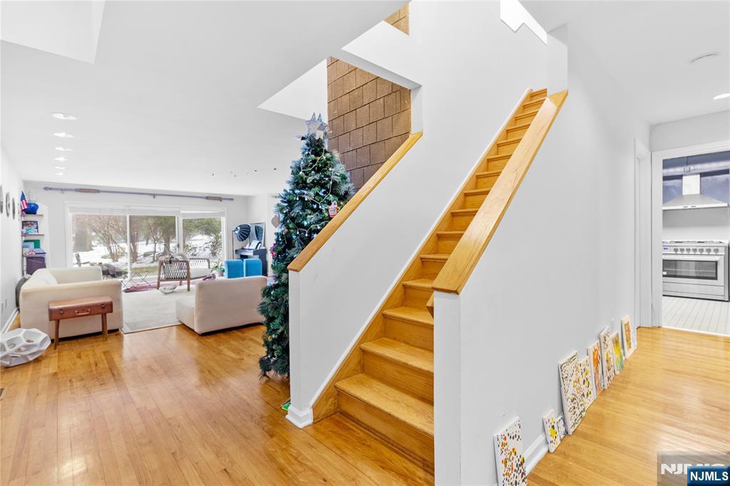 55 Hidden Ledge Road Englewood, NJ 07631 - Photo 9 of 22