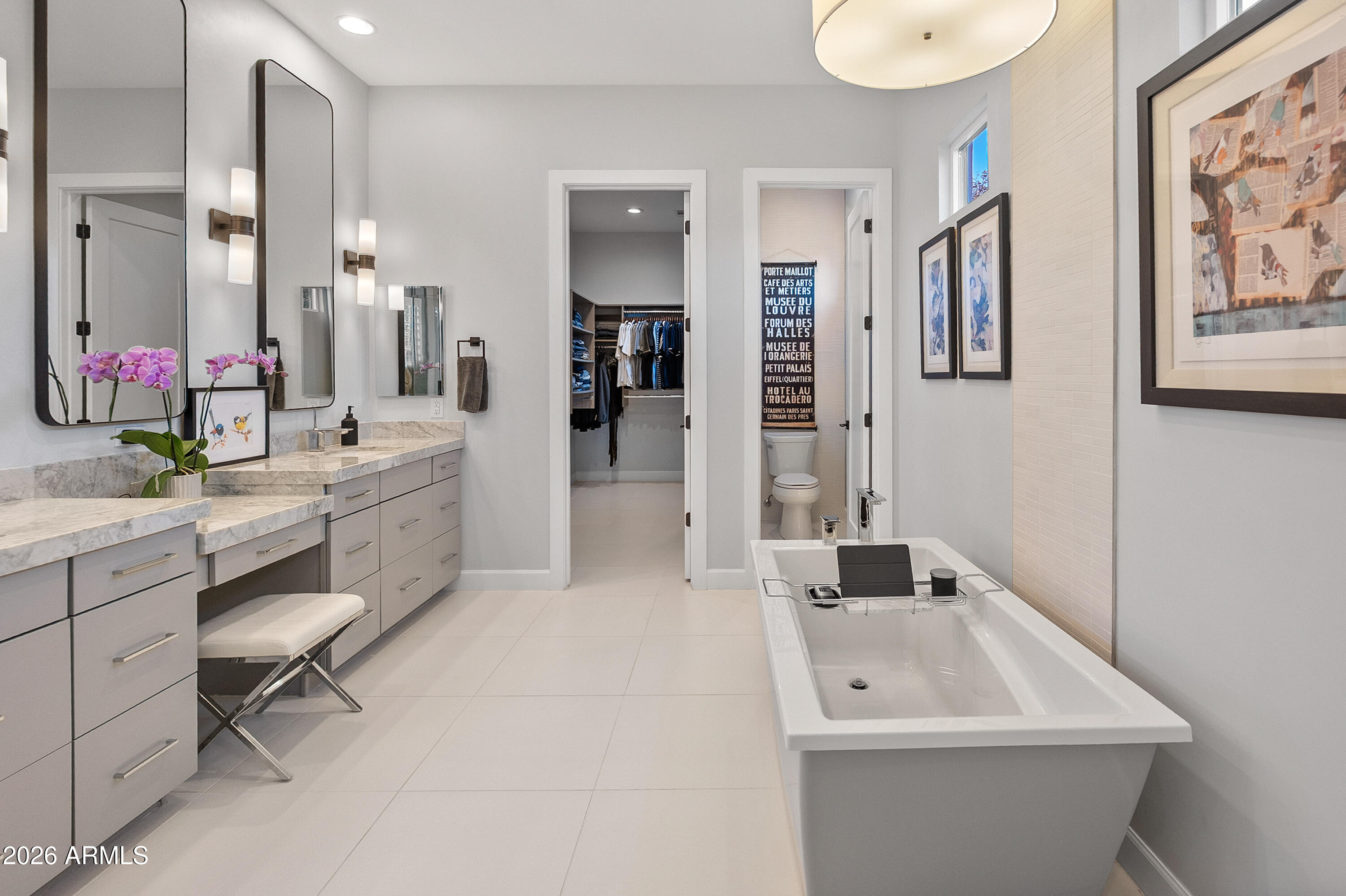 4445 North 29th Place Phoenix, AZ 85016 - Photo 17 of 39 Primary Bath