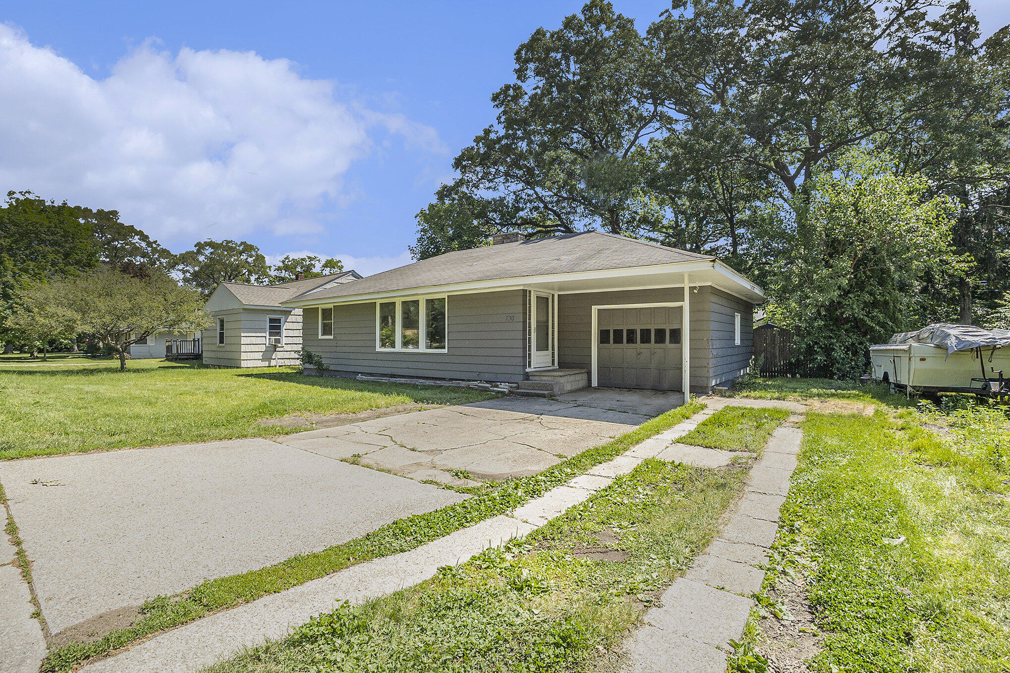 730 Quarterline Road Muskegon, MI 49442 - Photo 2 of 28 003_42a1801
