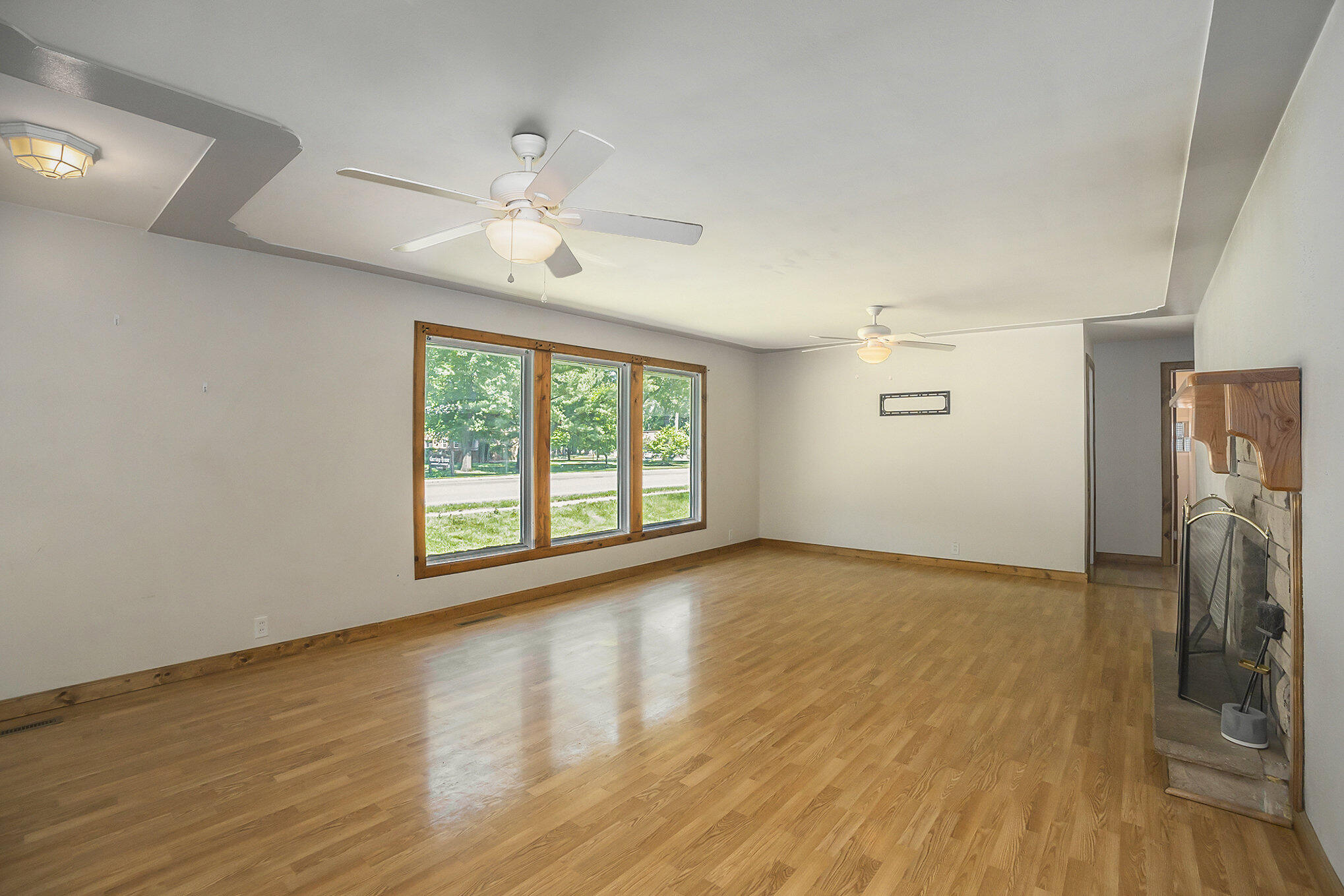 730 Quarterline Road Muskegon, MI 49442 - Photo 4 of 28 004_42a1763