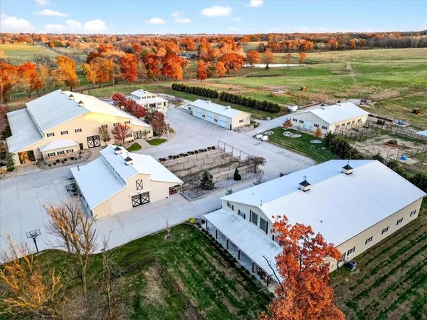 $14,300,000 | 19661 171st Street, Basehor, KS 66007