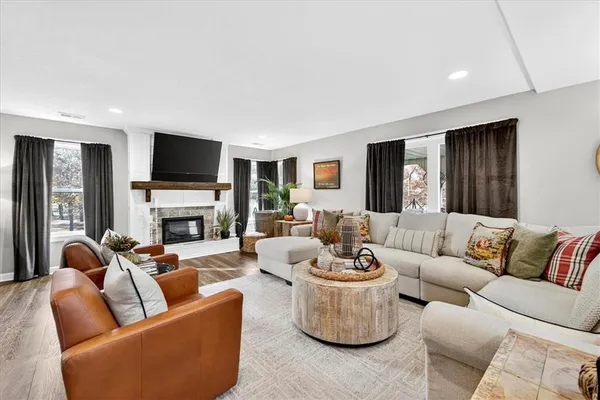 $14,300,000 | 19661 171st Street, Basehor, KS 66007