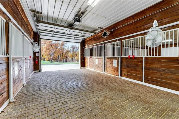 $14,300,000 | 19661 171st Street, Basehor, KS 66007