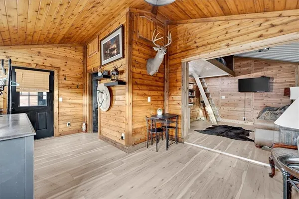 $14,300,000 | 19661 171st Street, Basehor, KS 66007